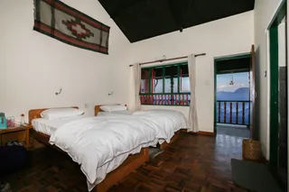Twin room with mountain view