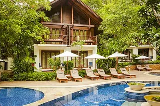Room exterior: Superior (downstairs) & Deluxe (upstairs)