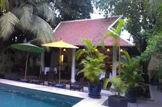 Open air restaurant with pool views