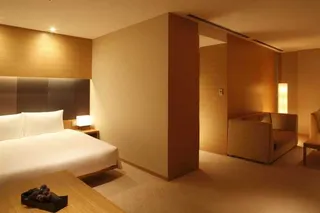 Deluxe corner king room