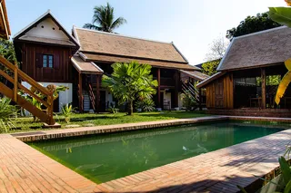 Swimming pool & terrace