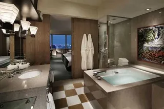 Park Deluxe bathroom