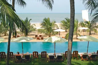 The pool & view down to the beach