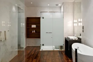 The well fitted bathroom