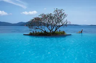 Infinity pool