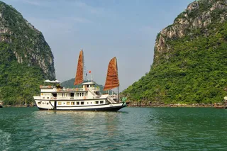 The stylish and traditional Chinese junk that is the Dragon's Pearl