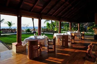Restaurant with views to the beach