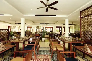 Four Plates Restaurant