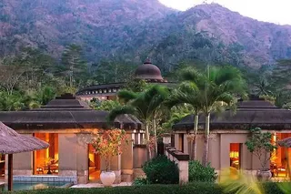 Pool Suite exterior