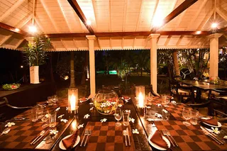 The restaurant by night
