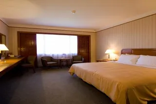 Deluxe double bedroom