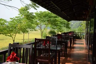 Al fresco dining with a view