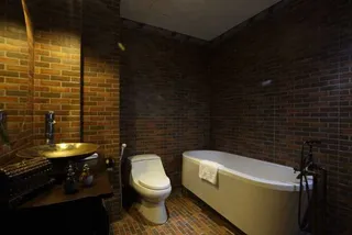 Bathroom of the Deluxe Room