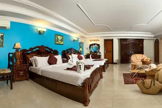Queen suite