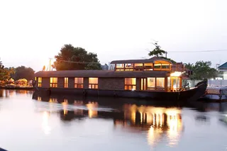 Lake Royal 4-bedroom houseboat