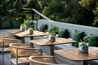 Al fresco seating