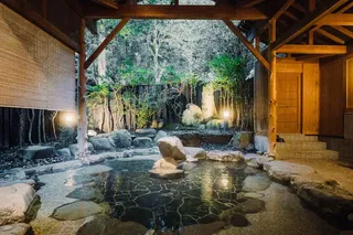 Outdoor onsen