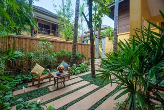 Deluxe premium courtyard garden