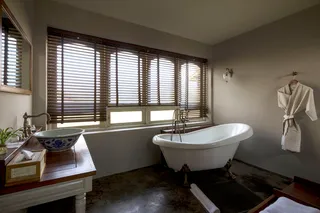 Deluxe bathroom