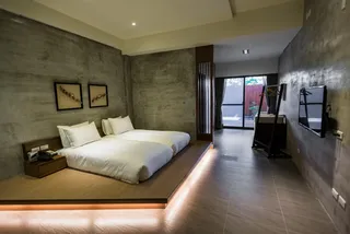 Pine Suite